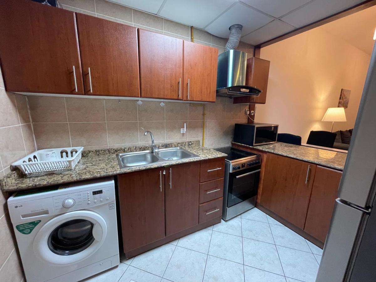 Sea View 1Br Apartment - Marina Pinnacle Dubai Buitenkant foto