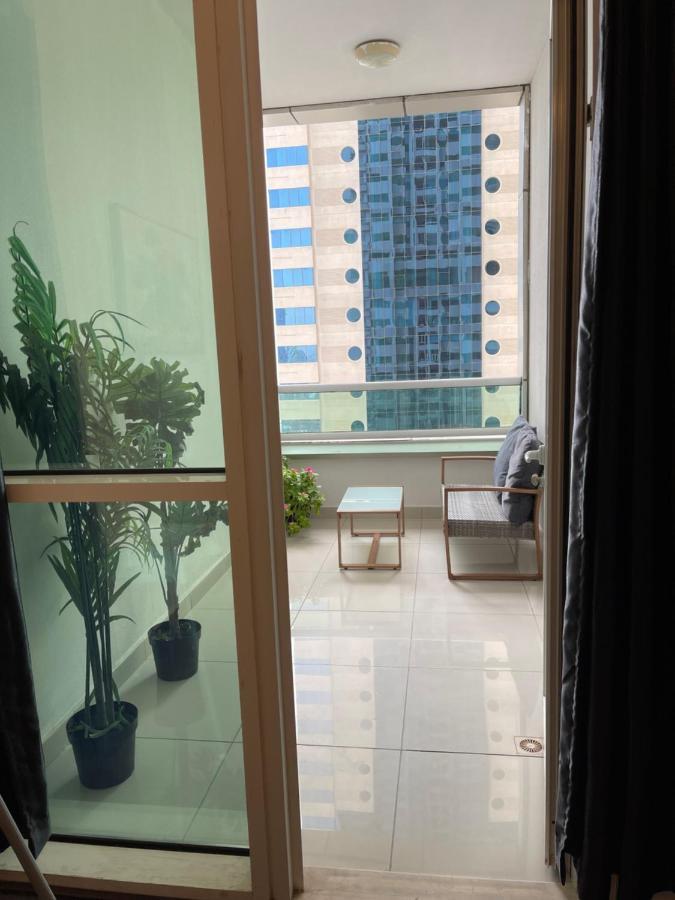 Sea View 1Br Apartment - Marina Pinnacle Dubai Buitenkant foto